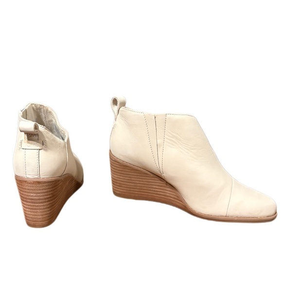 Toms Cream Leather Wedge Shoes - Picture 2 of 10